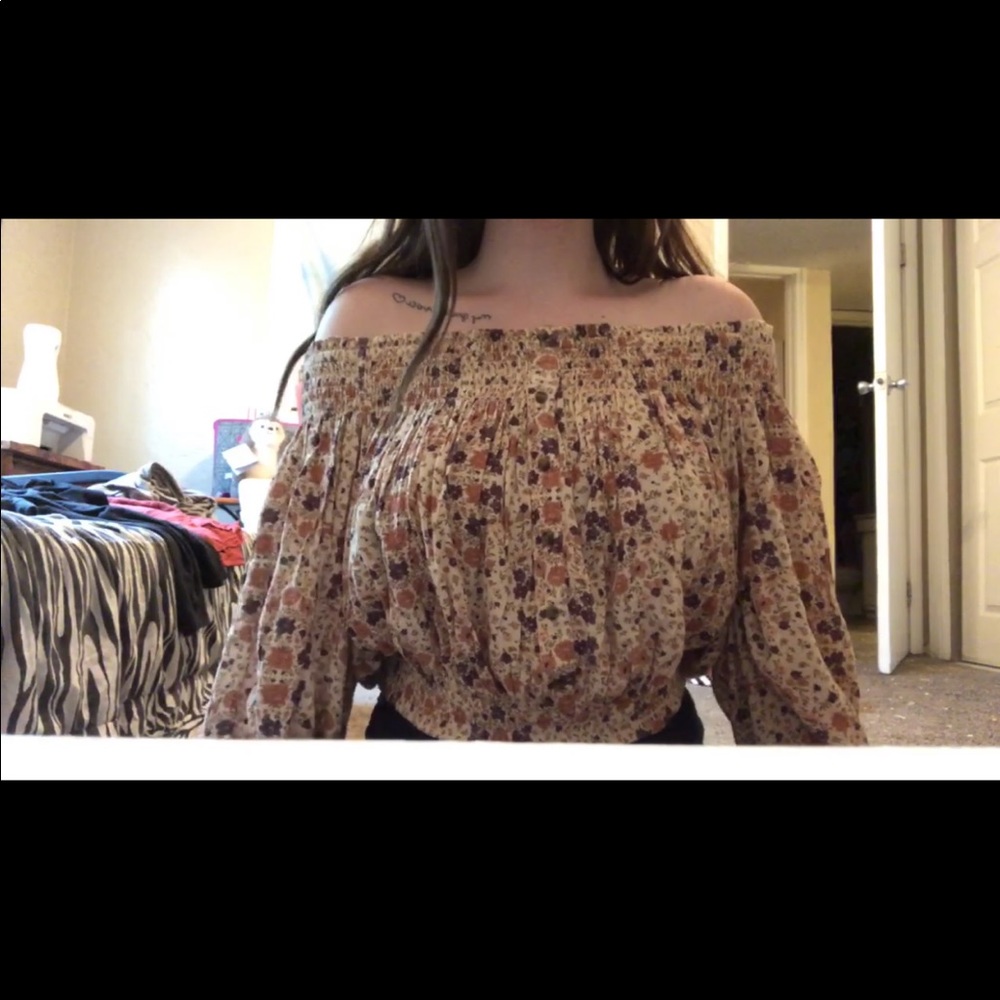 new american eagle off the shoulder crop top .